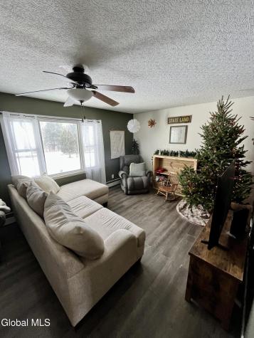 693 Ny-10 Jefferson NY 12093