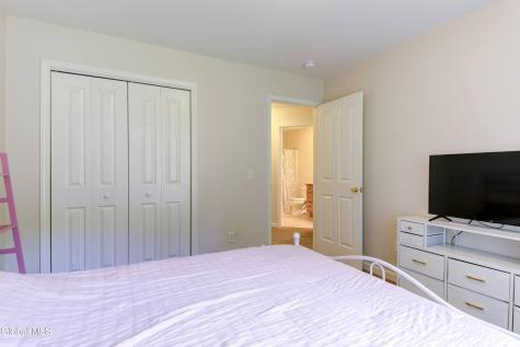 2419 Jaffrey Street Niskayuna NY 12309