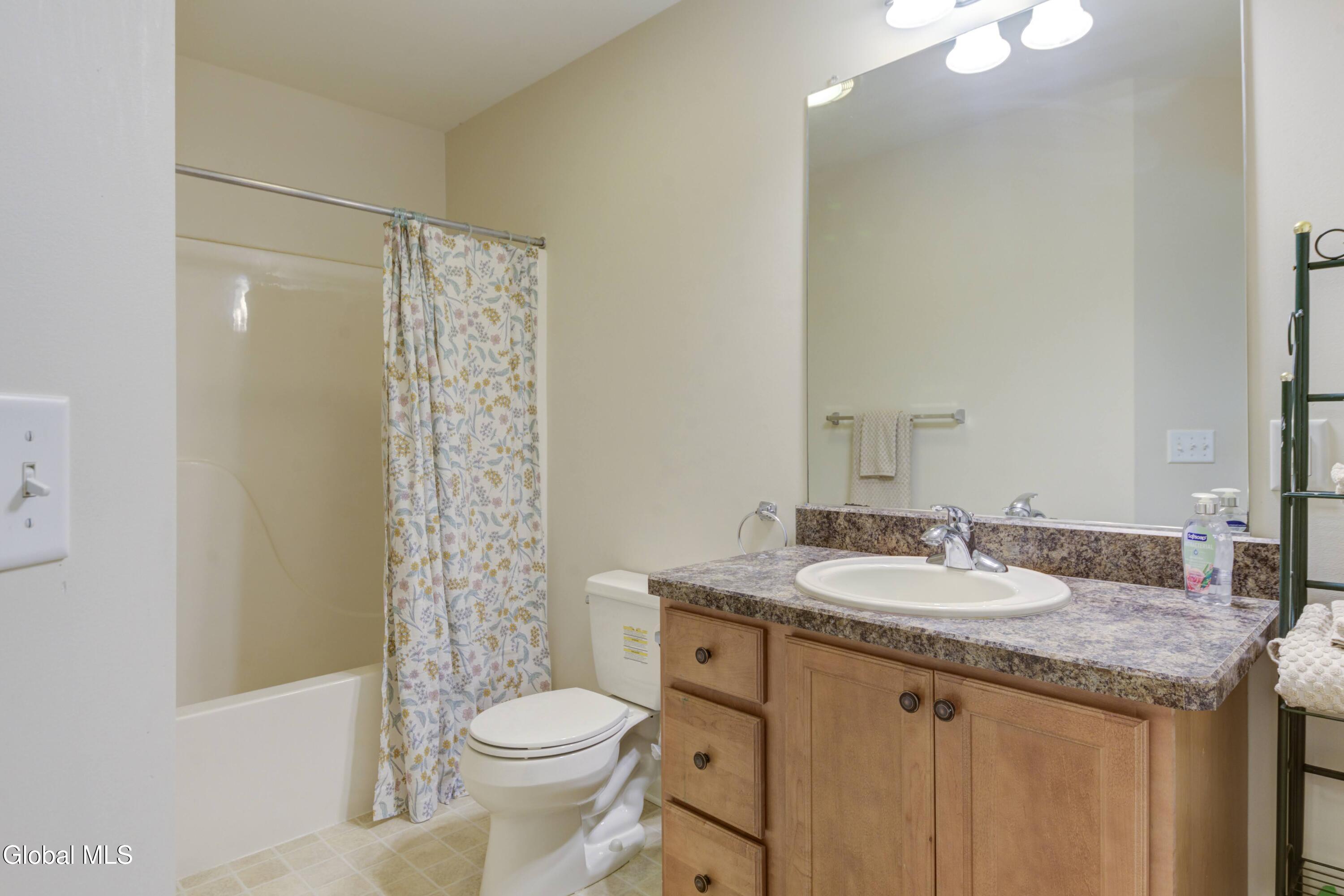 2419 Jaffrey Street Niskayuna NY 12309