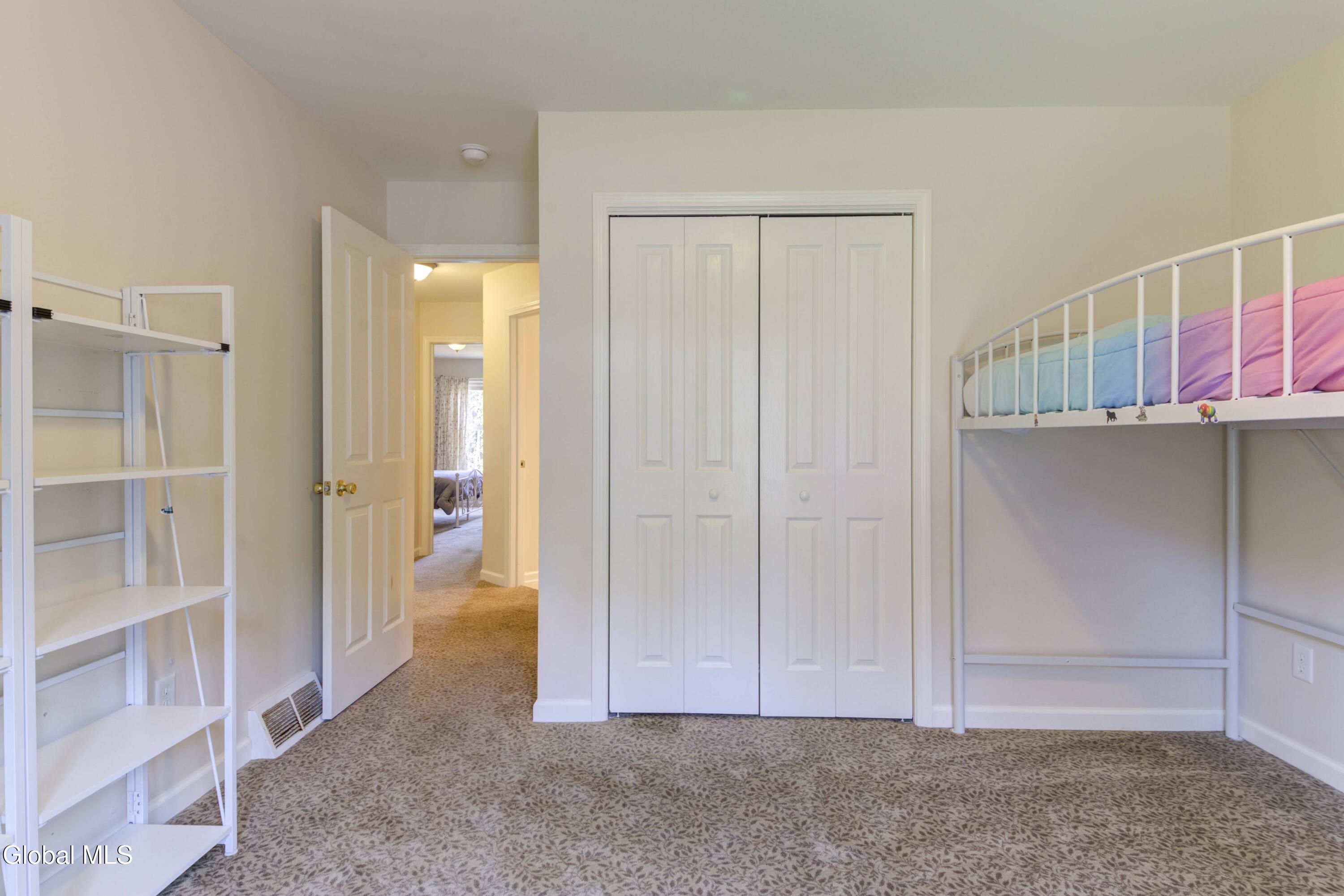 2419 Jaffrey Street Niskayuna NY 12309