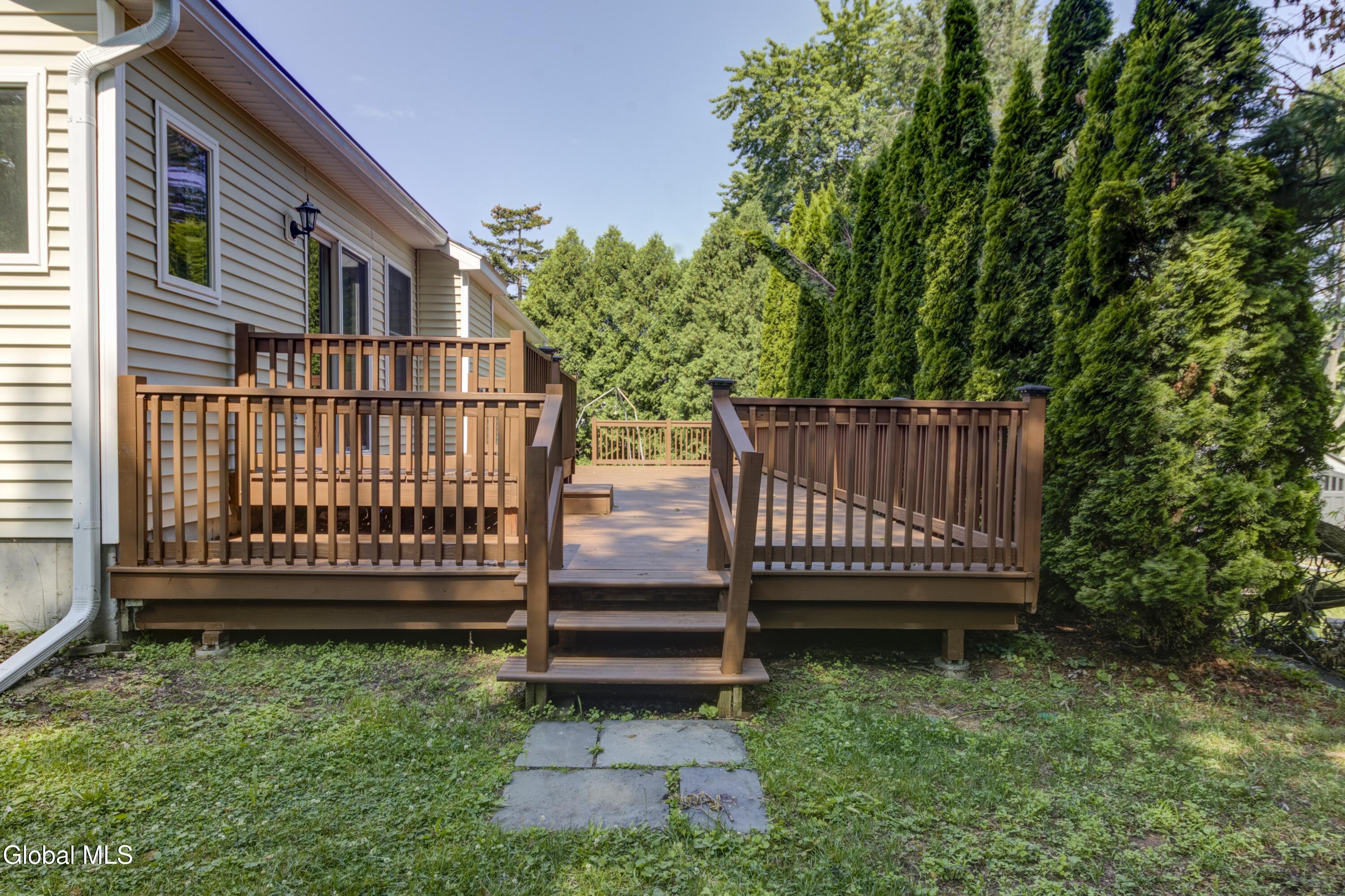 2419 Jaffrey Street Niskayuna NY 12309
