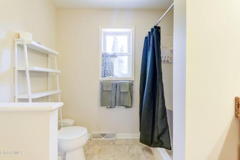 2419 Jaffrey Street Niskayuna NY 12309