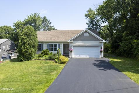 2419 Jaffrey Street Niskayuna NY 12309