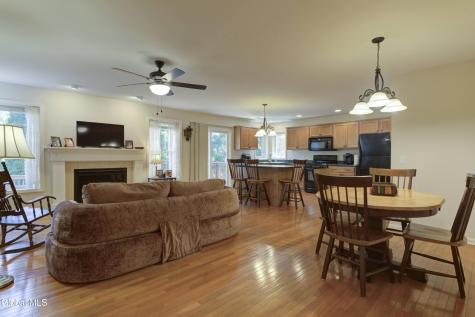 2419 Jaffrey Street Niskayuna NY 12309