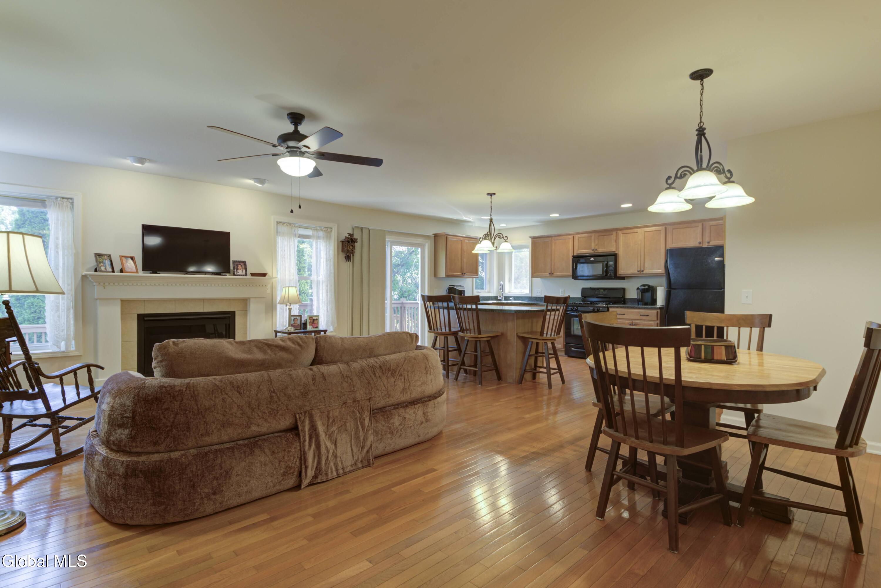 2419 Jaffrey Street Niskayuna NY 12309