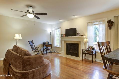 2419 Jaffrey Street Niskayuna NY 12309