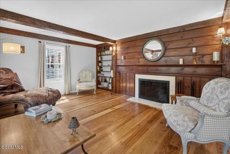 1916 E Country Club Drive Niskayuna NY 12309