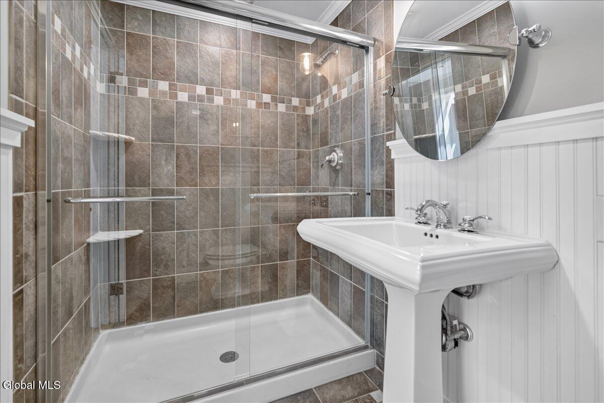 1916 E Country Club Drive Niskayuna NY 12309