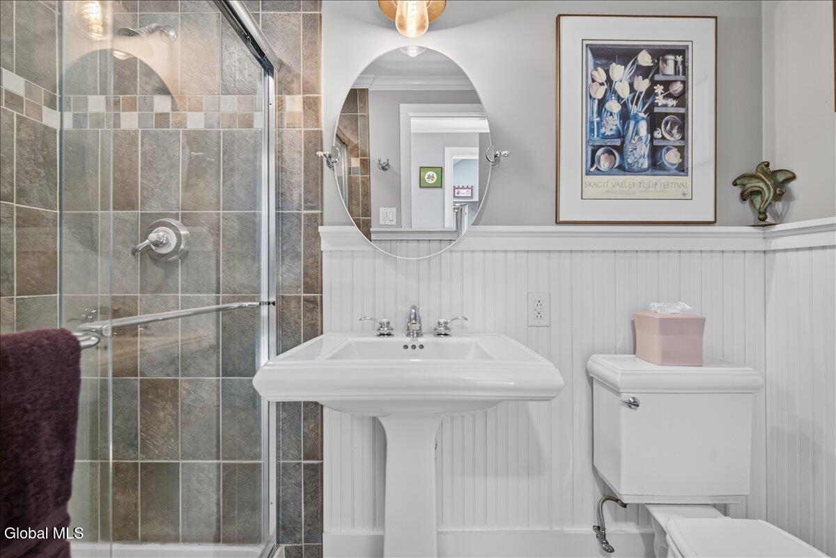 1916 E Country Club Drive Niskayuna NY 12309