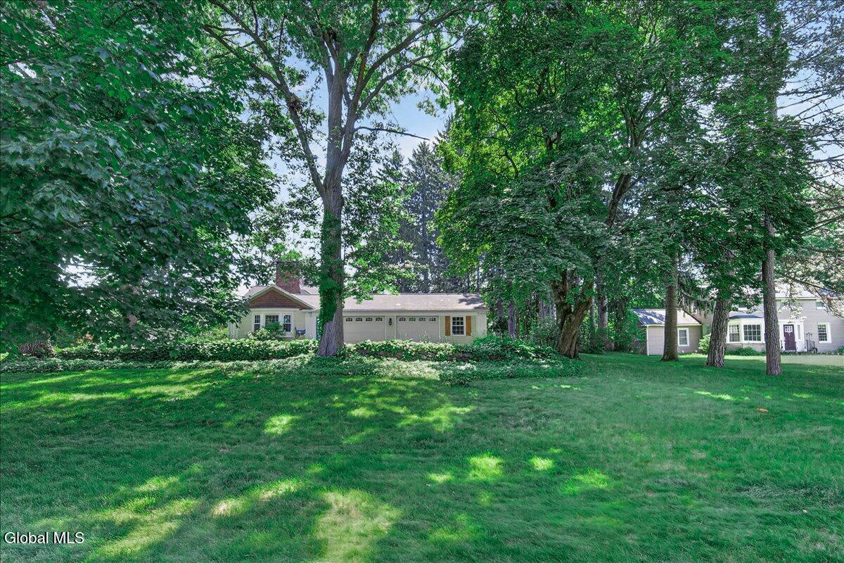 1916 E Country Club Drive Niskayuna NY 12309