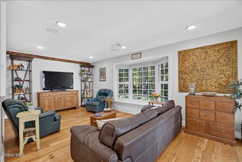 1916 E Country Club Drive Niskayuna NY 12309