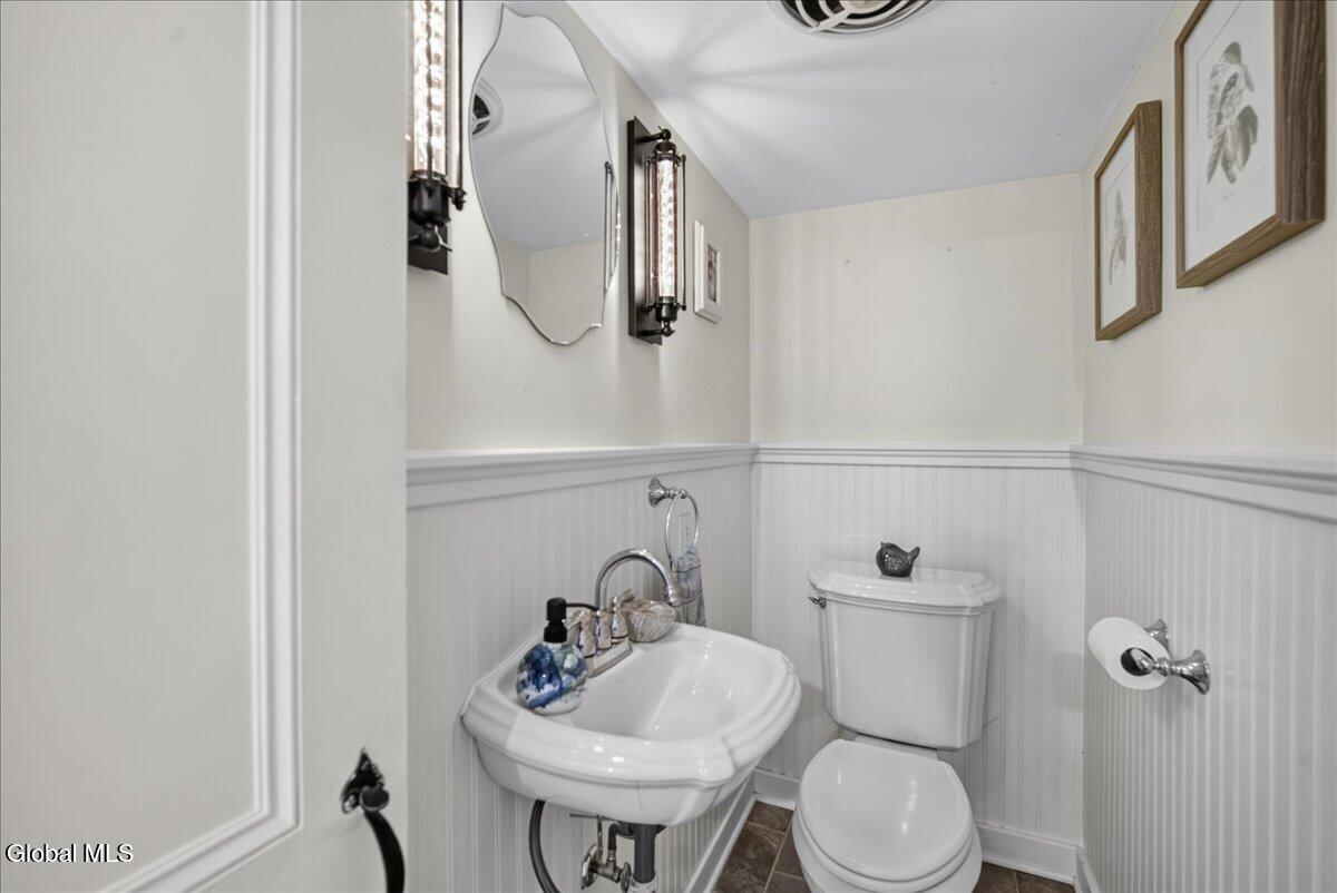 1916 E Country Club Drive Niskayuna NY 12309