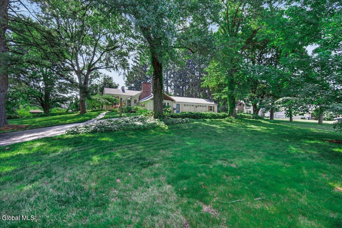 1916 E Country Club Drive Niskayuna NY 12309