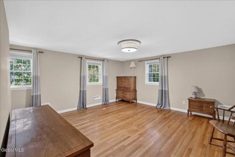 1916 E Country Club Drive Niskayuna NY 12309
