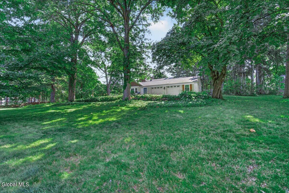 1916 E Country Club Drive Niskayuna NY 12309