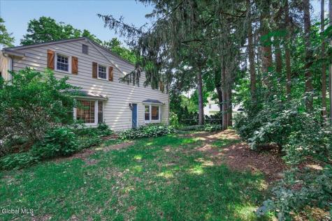 1916 E Country Club Drive Niskayuna NY 12309