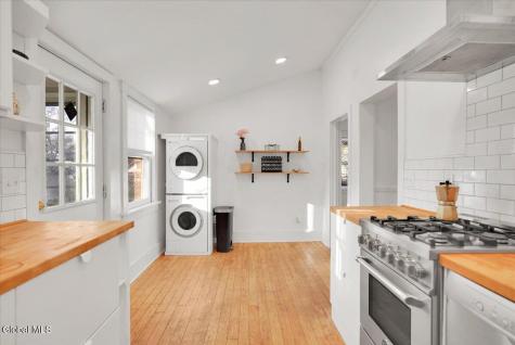 1095 Regent Street Niskayuna NY 12309