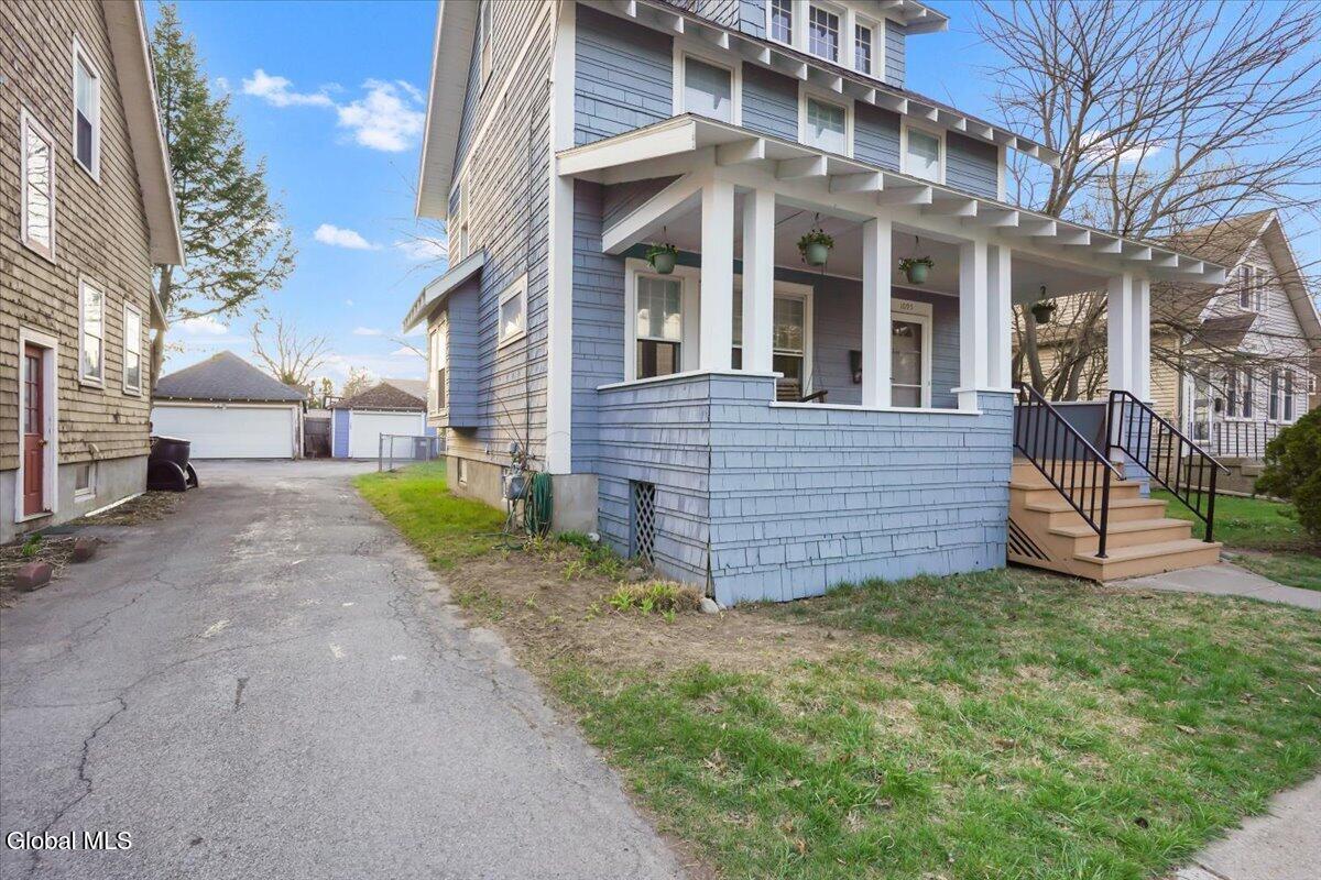 1095 Regent Street Niskayuna NY 12309
