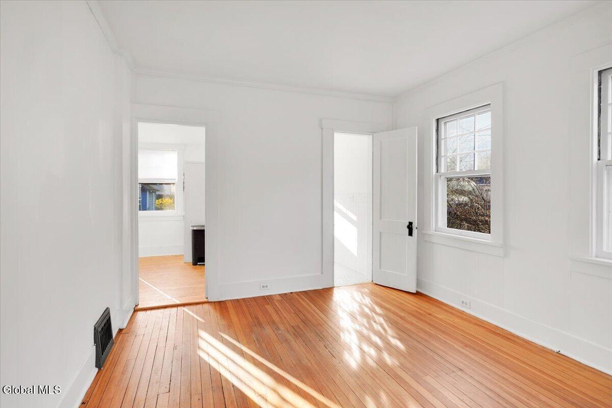 1095 Regent Street Niskayuna NY 12309