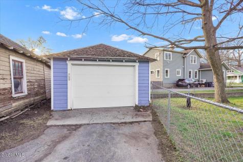 1095 Regent Street Niskayuna NY 12309