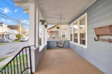 1095 Regent Street Niskayuna NY 12309