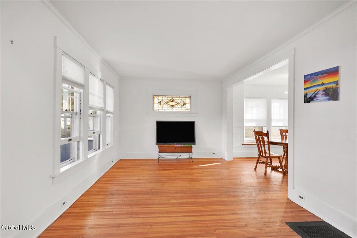 1095 Regent Street Niskayuna NY 12309