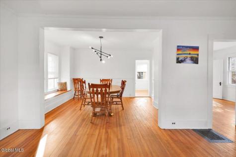 1095 Regent Street Niskayuna NY 12309