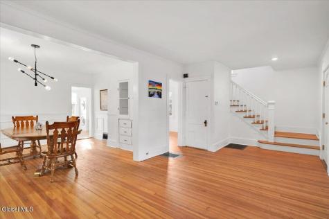 1095 Regent Street Niskayuna NY 12309