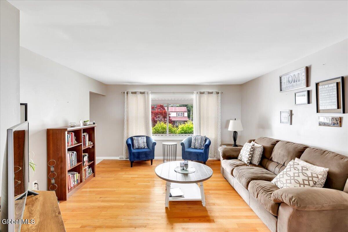 25 Concord Drive Niskayuna NY 12309