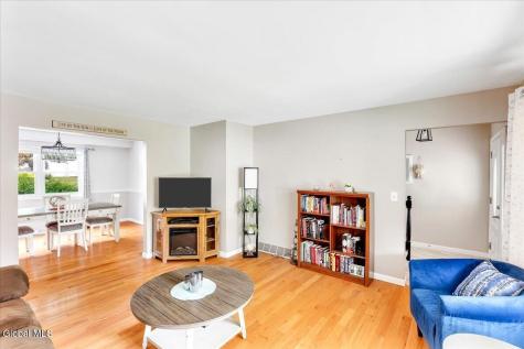 25 Concord Drive Niskayuna NY 12309
