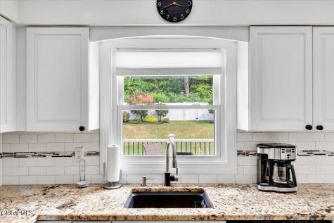 25 Concord Drive Niskayuna NY 12309
