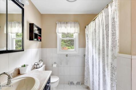 25 Concord Drive Niskayuna NY 12309