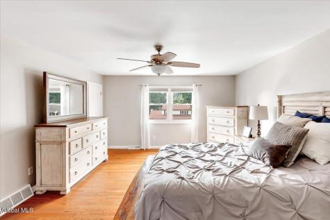 25 Concord Drive Niskayuna NY 12309