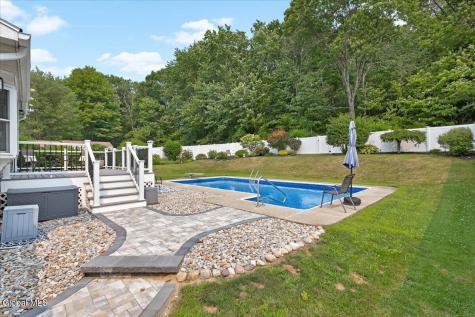 25 Concord Drive Niskayuna NY 12309