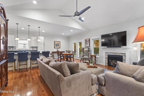 26 Jessica Lane Glenmont NY 12077