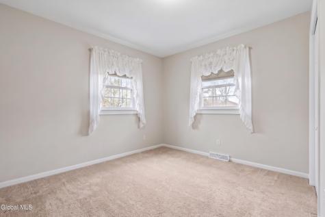 1 Erlynn Place Niskayuna NY 12309