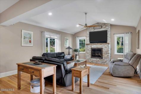 7 Nott Road Guilderland NY 12084