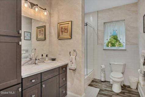 7 Nott Road Guilderland NY 12084