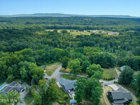 7 Nott Road Guilderland NY 12084