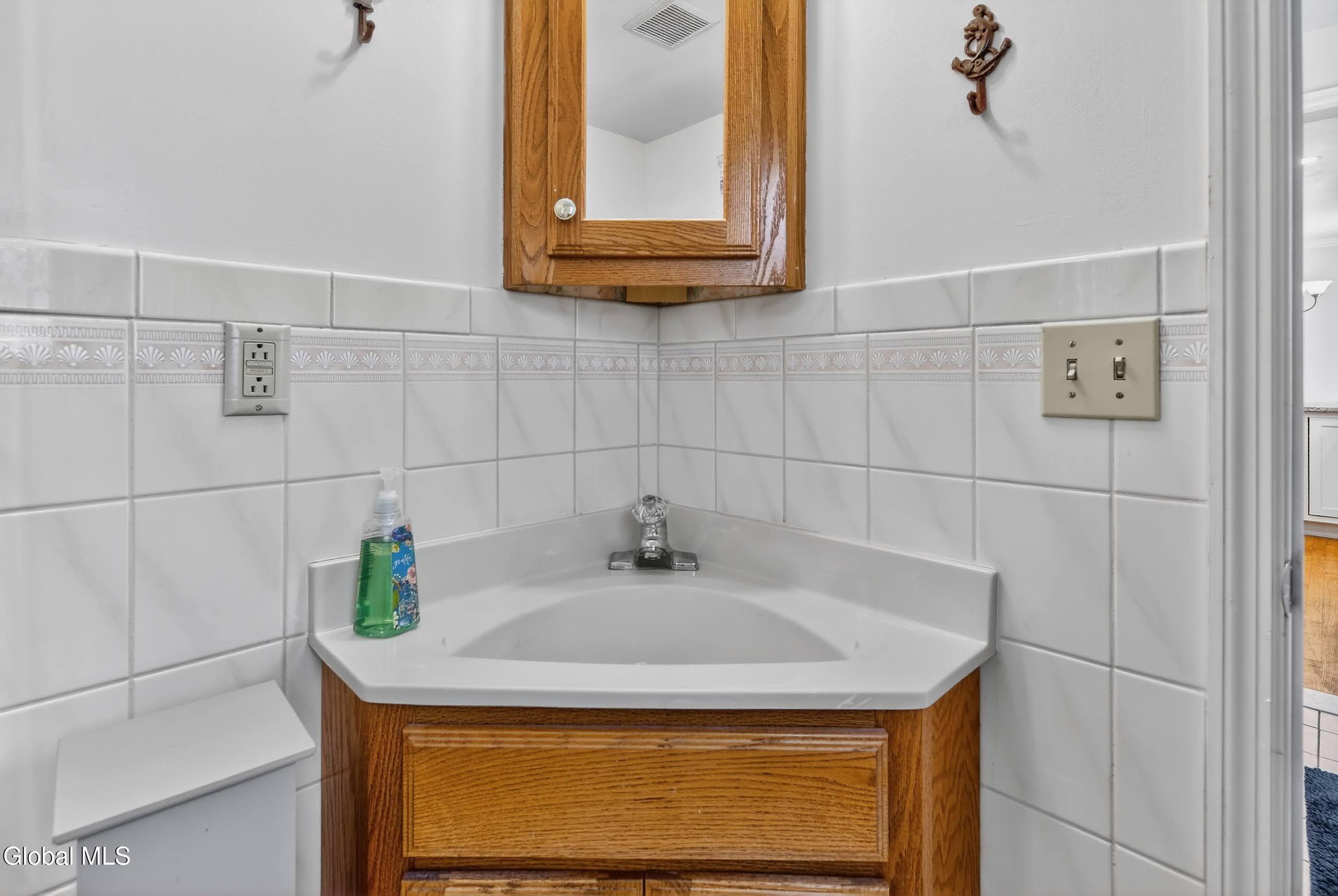 1161 Jerry Avenue Schenectady NY 12303