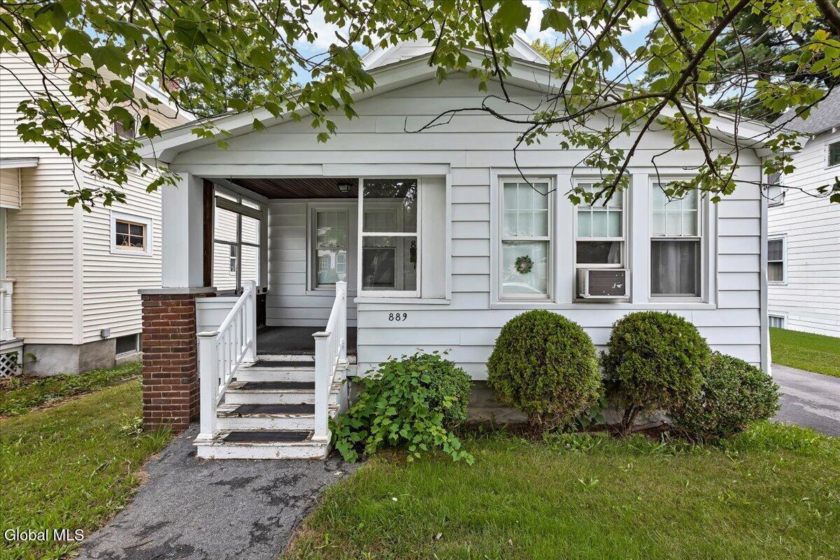 889 Oregon Avenue Niskayuna NY 12309