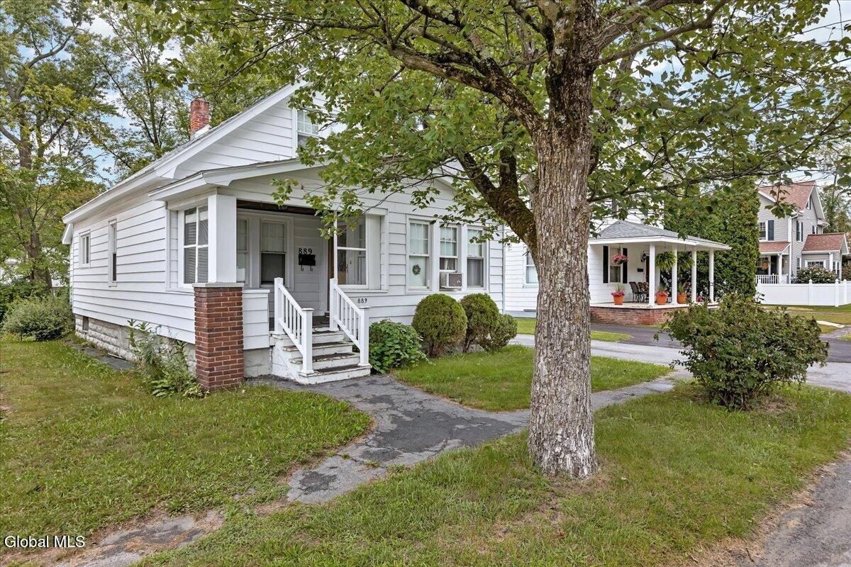 889 Oregon Avenue Niskayuna NY 12309