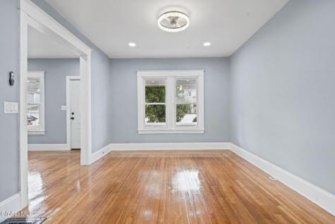 963 Maple Avenue Schenectady NY 12307