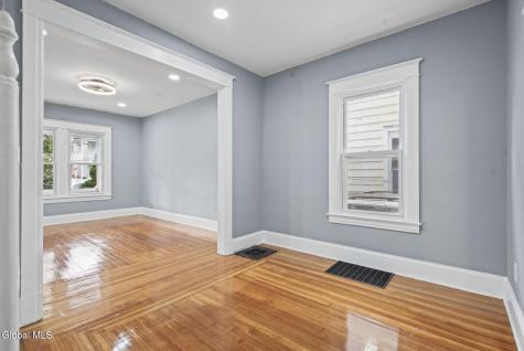 963 Maple Avenue Schenectady NY 12307