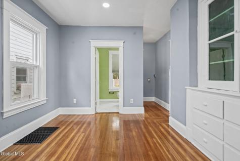 963 Maple Avenue Schenectady NY 12307