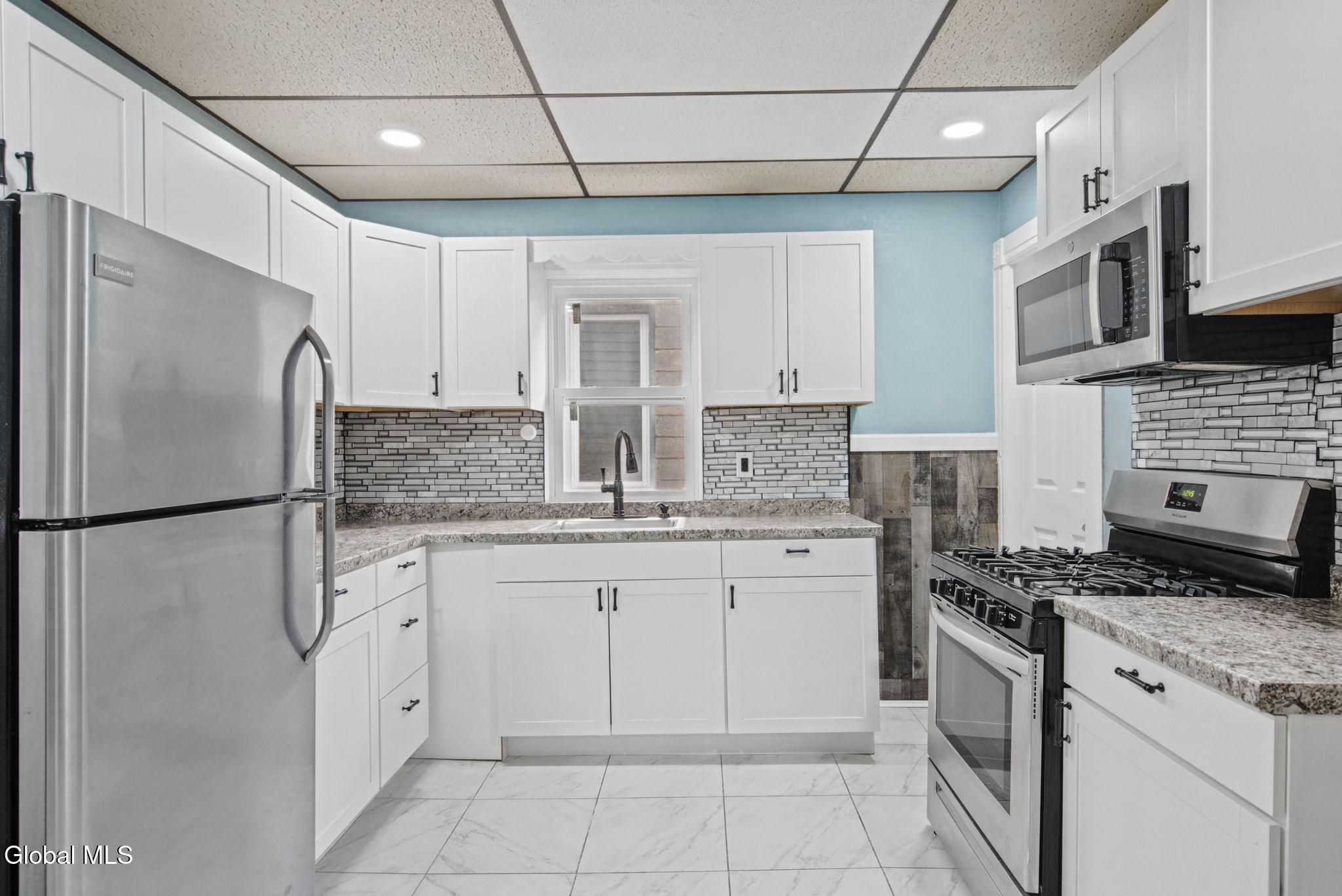 963 Maple Avenue Schenectady NY 12307