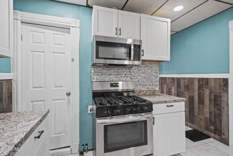 963 Maple Avenue Schenectady NY 12307