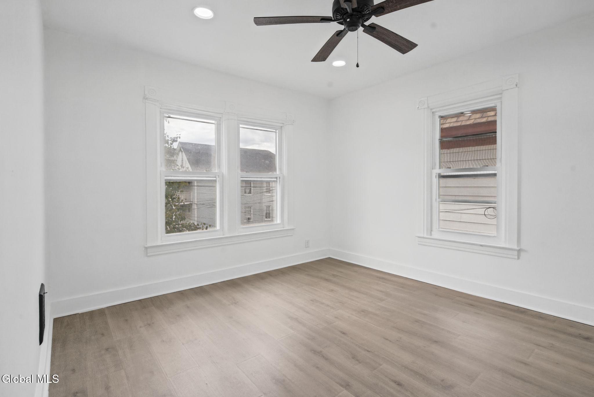963 Maple Avenue Schenectady NY 12307
