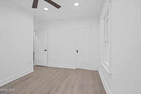 963 Maple Avenue Schenectady NY 12307