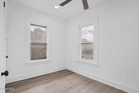 963 Maple Avenue Schenectady NY 12307